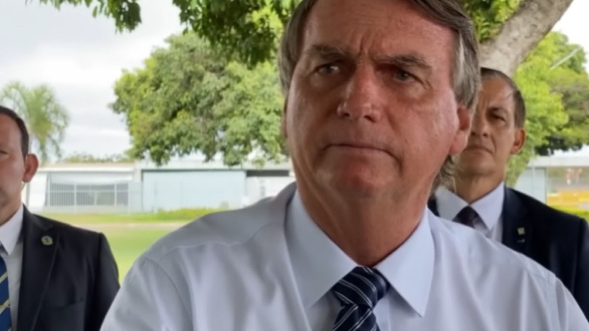 VÍDEO: Bolsonaro diz que povo vivia melhor no tempo de Lula; "Concordo"