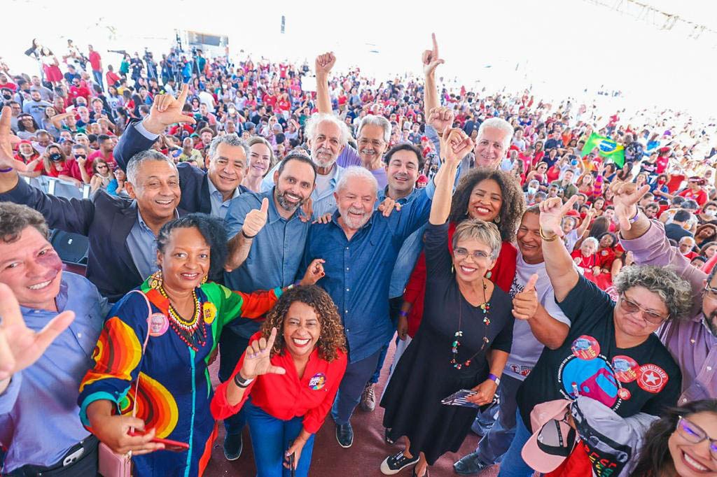 Lula e apoiadores