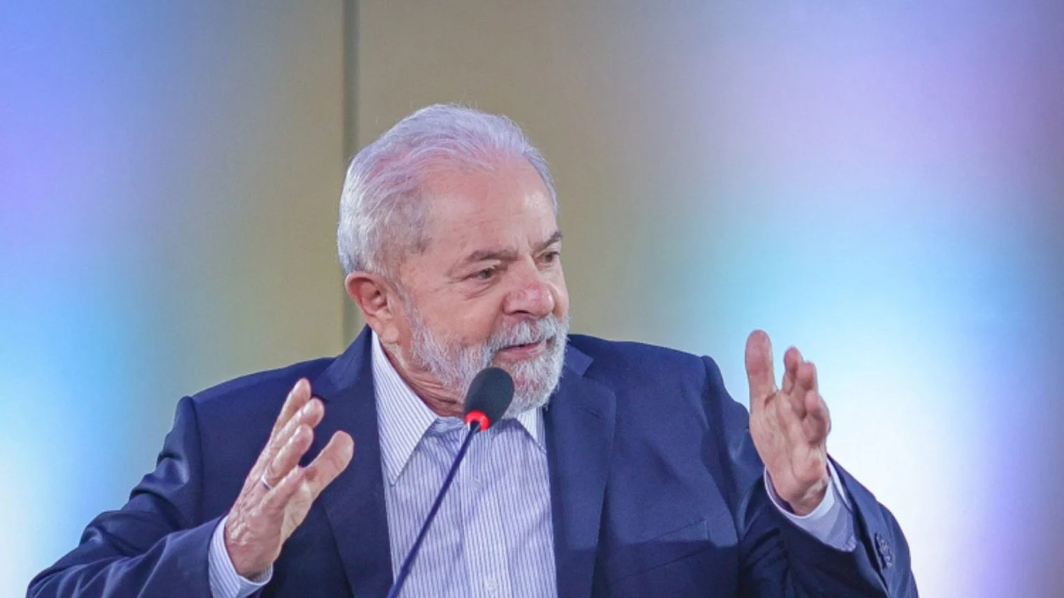 Plano de Lula prevê taxar grandes fortunas e criação de novo Bolsa Família