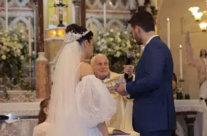 Padre Paulo Müller celebra o casamento do neto Ânderson com Rafaela em Porto Alegre(Fernando Lacerda/ Divulgação)