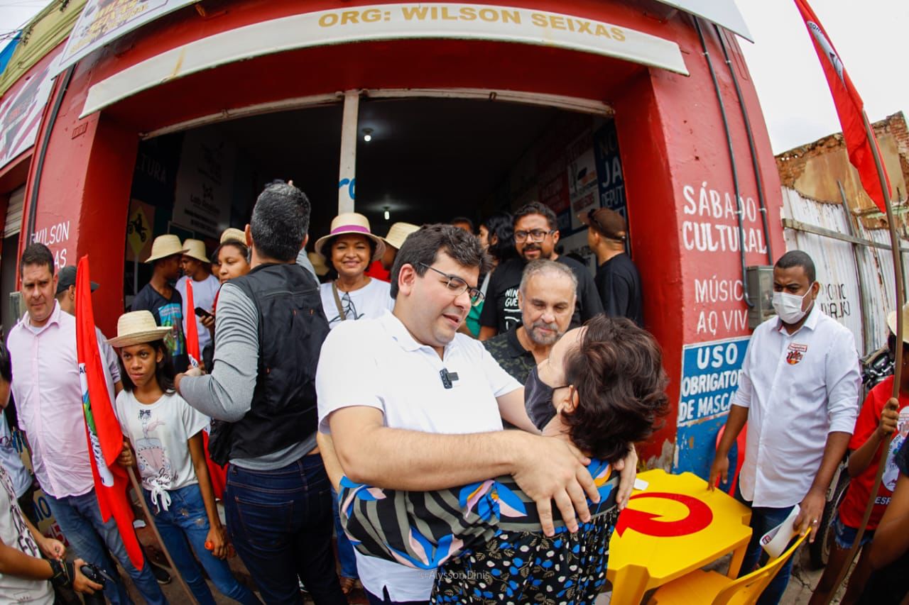 Rafael Fonteles inicia agenda em Picos com visita ao mercado público