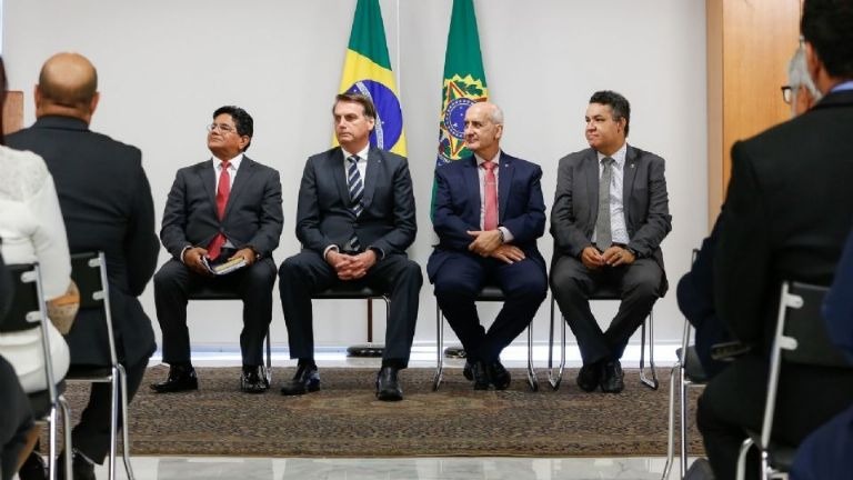 Bolsonaro e os pastores Gilmar Santos e Arilton Moura