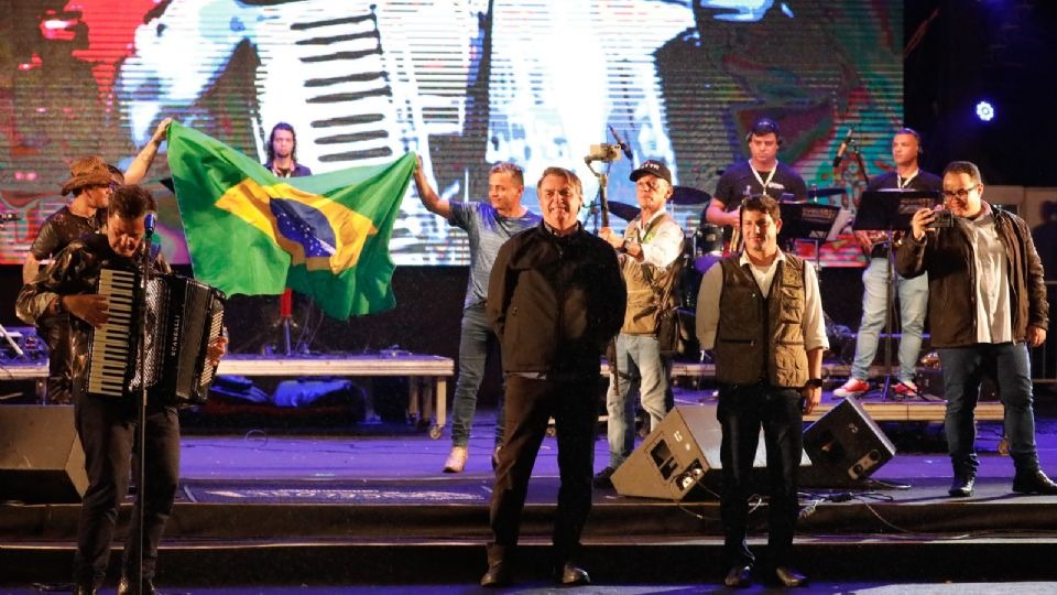 São João: Bolsonaro discursa por 23 segundos e ouve coro "vai tomar no c" em Caruaru