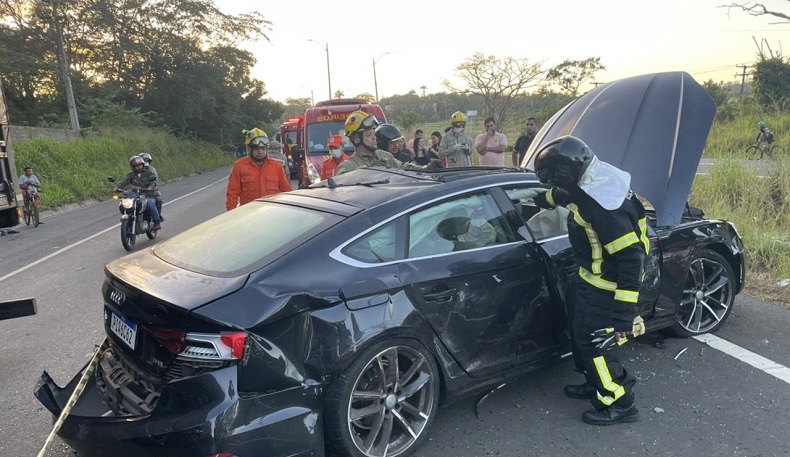 Grave acidente na BR 343 deixa duas pessoas mortas