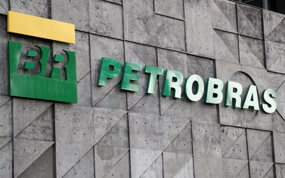 Petrobras pode anunciar fim da política de reajuste de preços pelo dólar na semana que vem