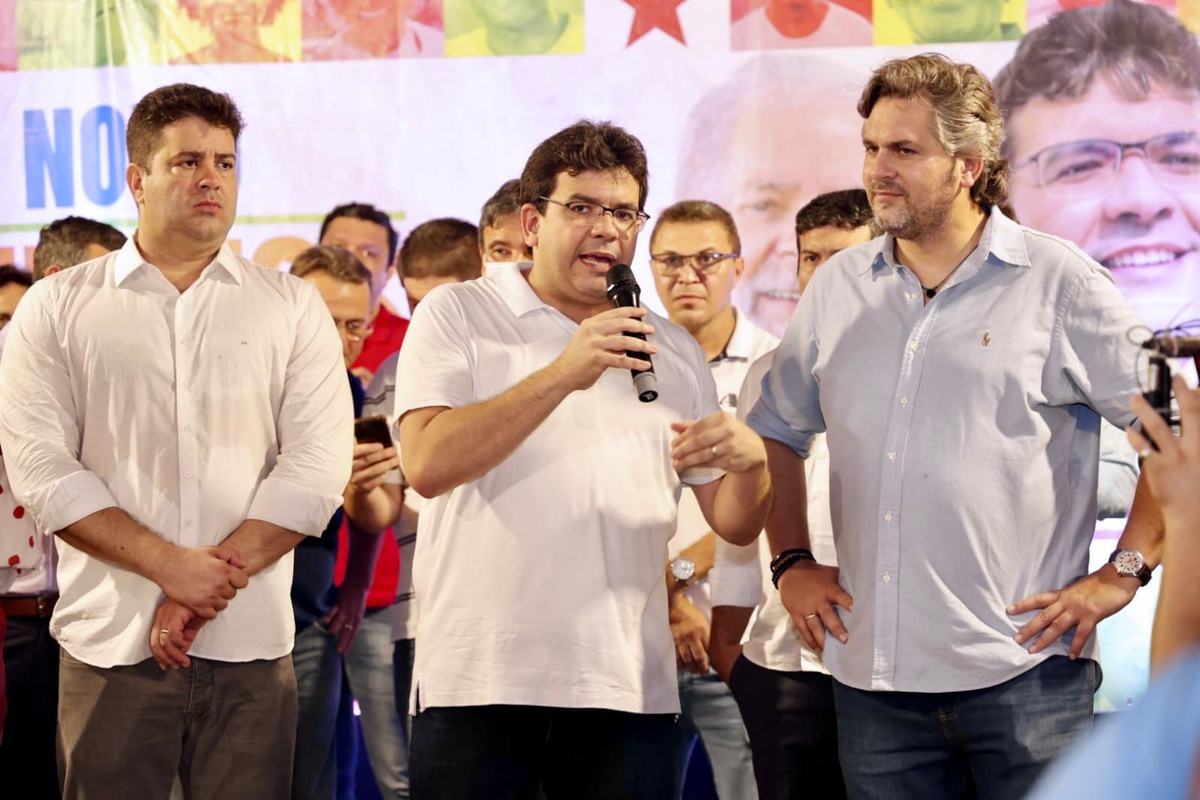 Rafael Fonteles e apoiadores