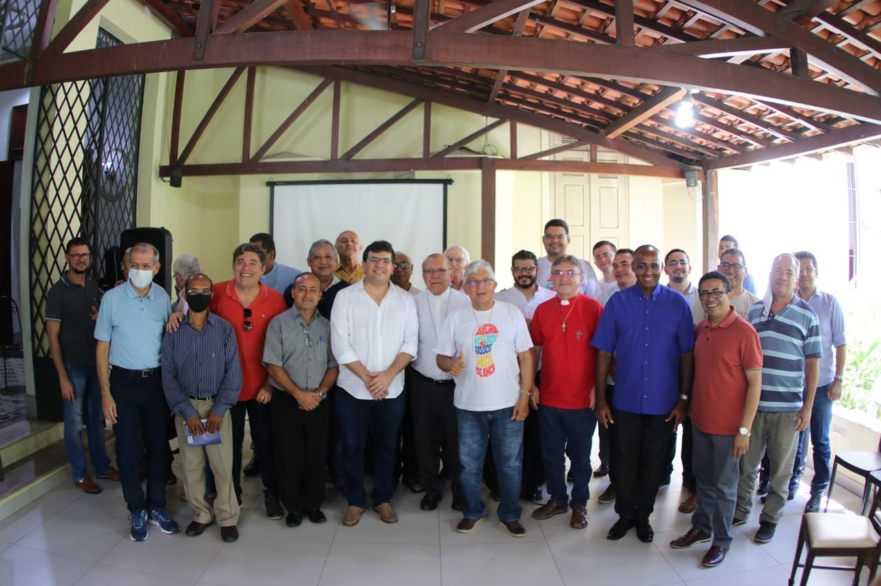 Rafael Fonteles discute plano de governo com Clero de Teresina