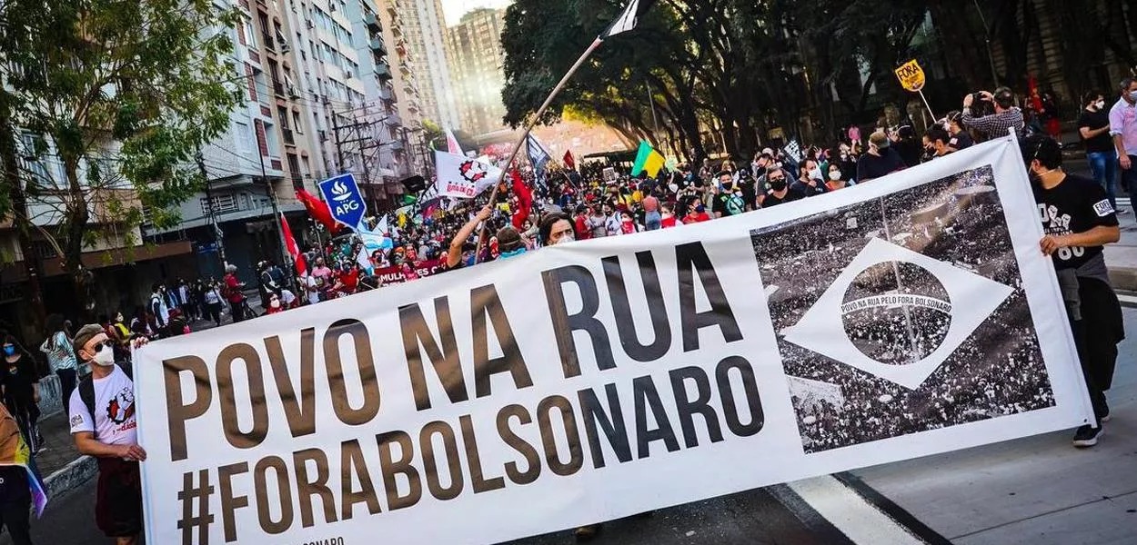 Bolsonaro vai à Fiesp em dia de manifestação contra ele no mesmo local