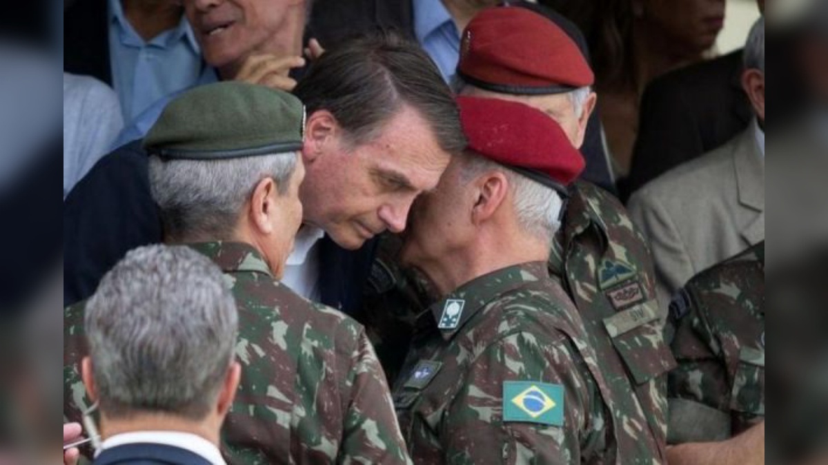 Bolsonaro com generais do Exército