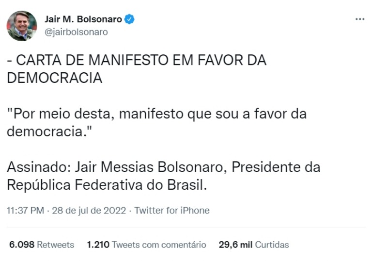 Sentiu: apavorado, Bolsonaro escreve a própria carta "em favor da democracia" no Twitter