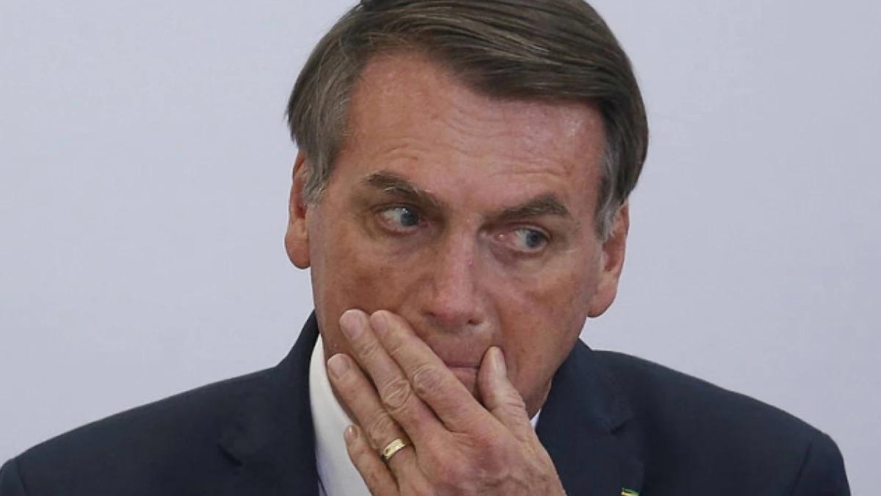 Bolsonaro ignora TCU e fecha contrato suspeito de R$ 450 milhões em licitação