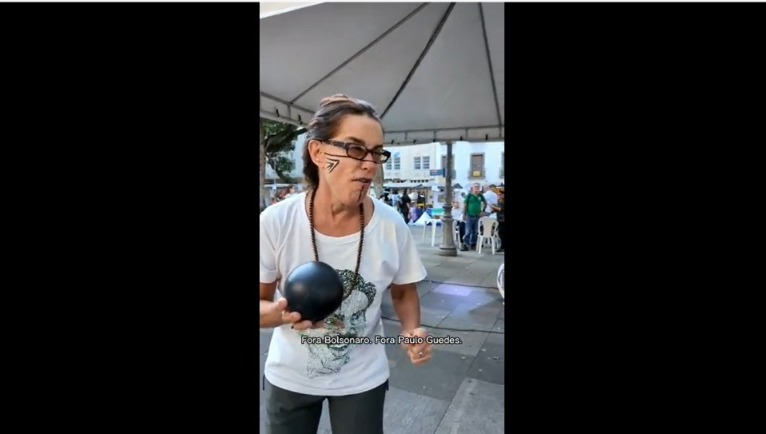 Vídeo: Lucélia Santos derruba Bolsonaro, Salles e Guedes “numa cajadada só”