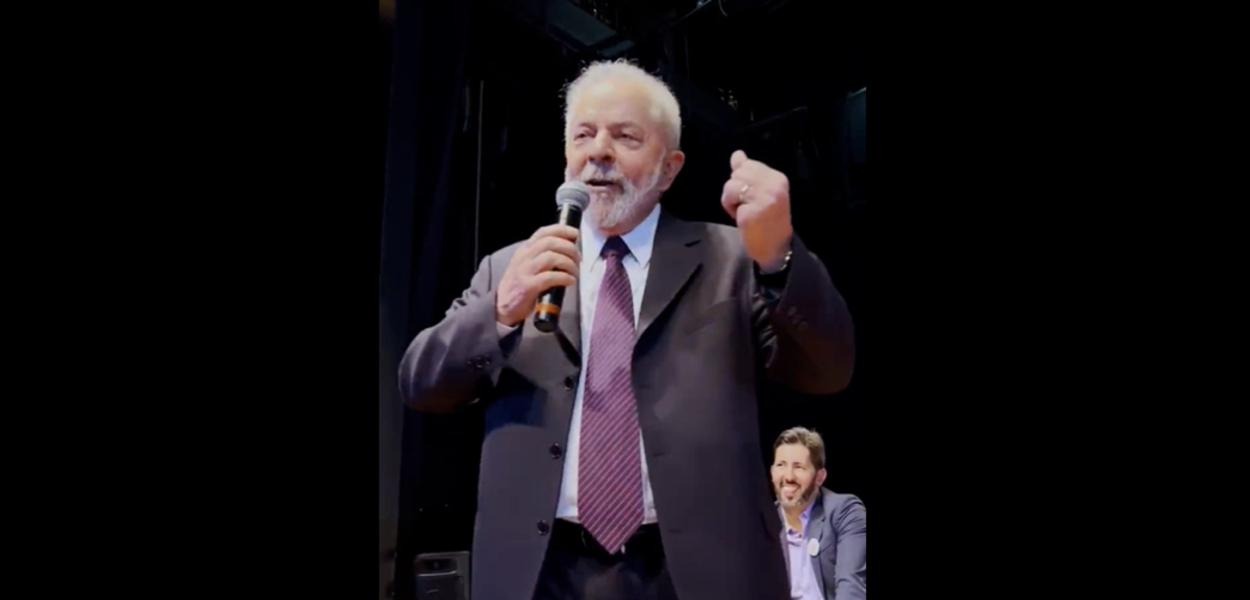 VÍDEO: Dançando, Lula celebra apoio de Anitta