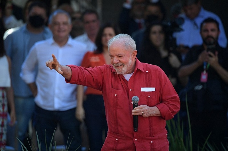 Lula segue na liderança com 44% das intenções de voto, diz Exame/Ideia