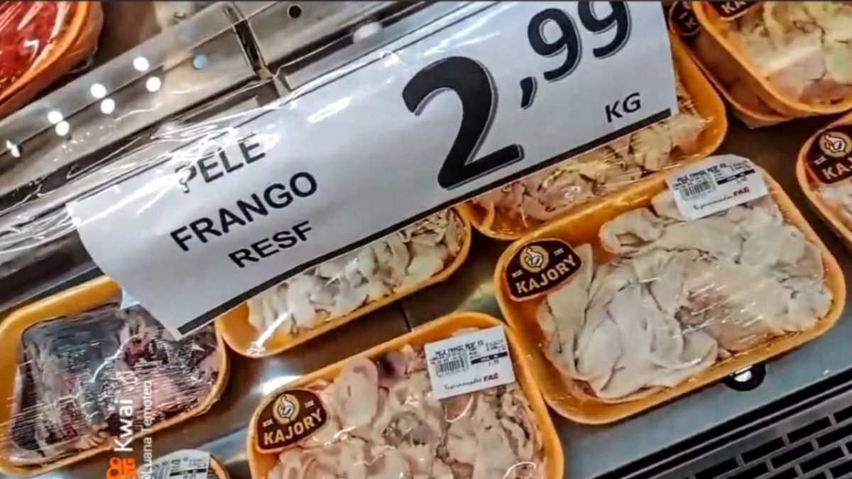 Supermercado de Vila Velha (ES) vende pele de frango