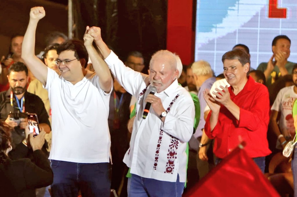 “Rafael pode ser melhor do que Wellington. E o Piauí resgatou a bandeira do Brasil”, diz Lula em Teresina