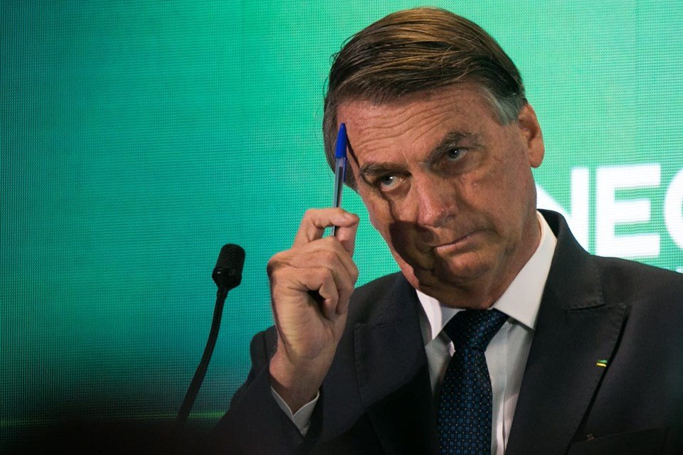 Bolsonaro diz que evitará concursos para “proteger” atuais servidores