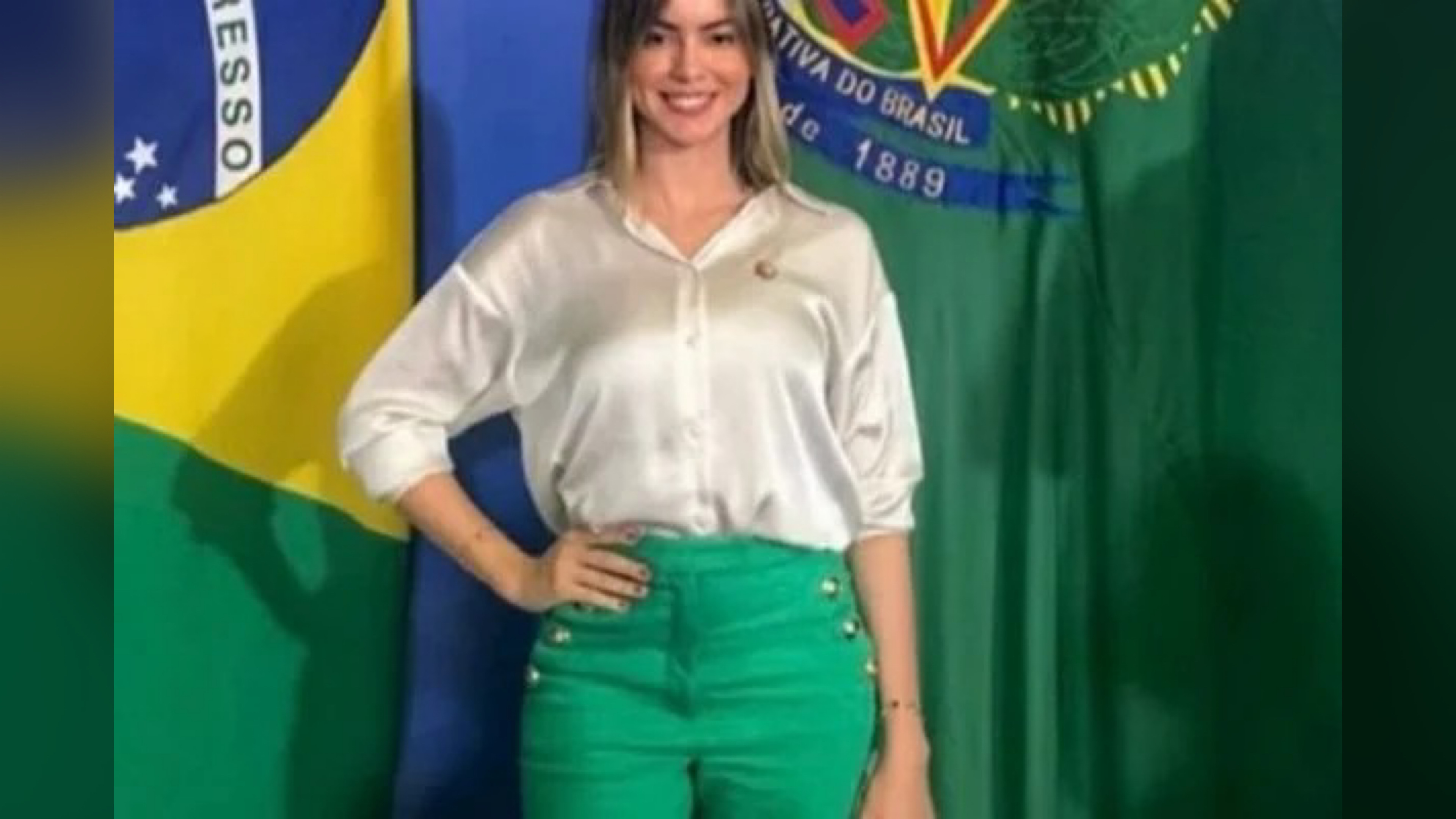 Candidata branca e loira e de sobrenome Bolsonaro se declara parda