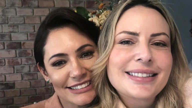 Michelle prova do próprio veneno por foto com esposa de Guilherme de Pádua