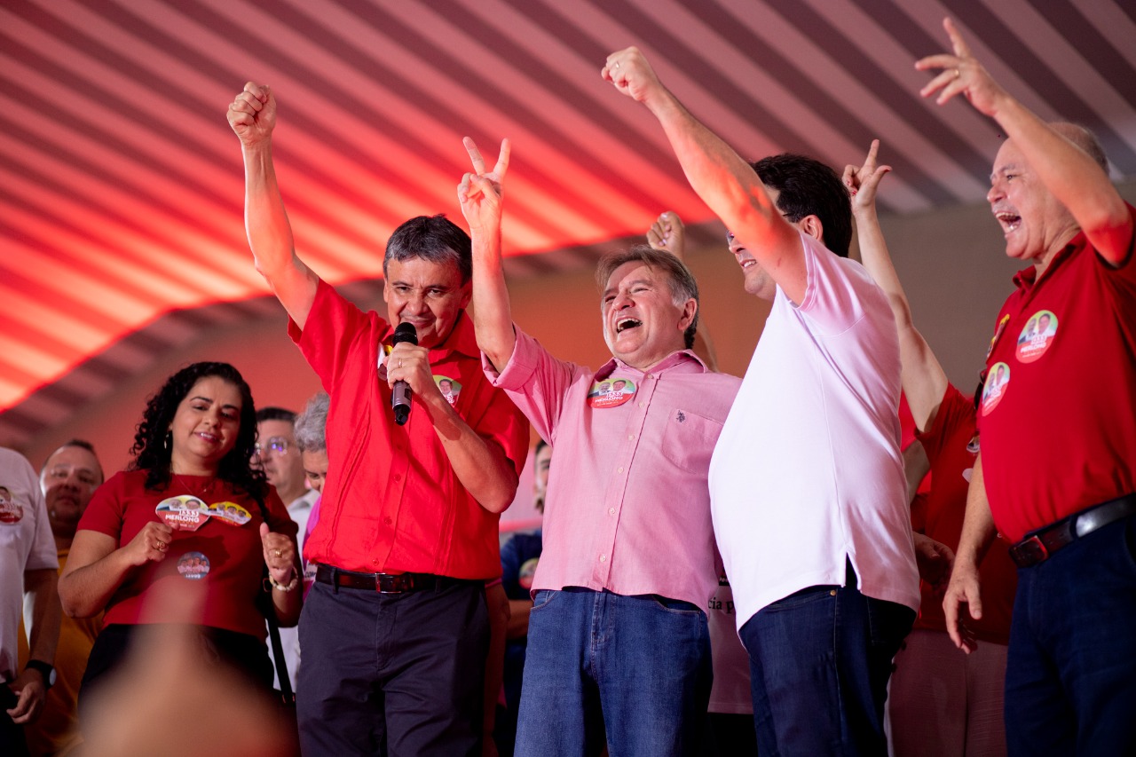 Merlong fez lançamento de candidatura e reforçou apoio a Wellington e Rafael