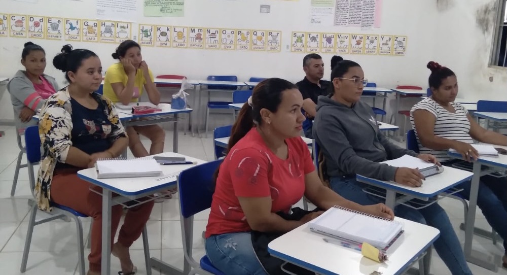 Comunidade Vila do Mel, em Betânia do Piauí, comemora implantação do ensino médio