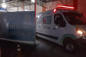 Ambulância no Hospital de Emergência (HE) de Macapá(Reprodução)