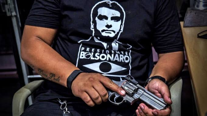 Apoiador de Jair Bolsonaro armado