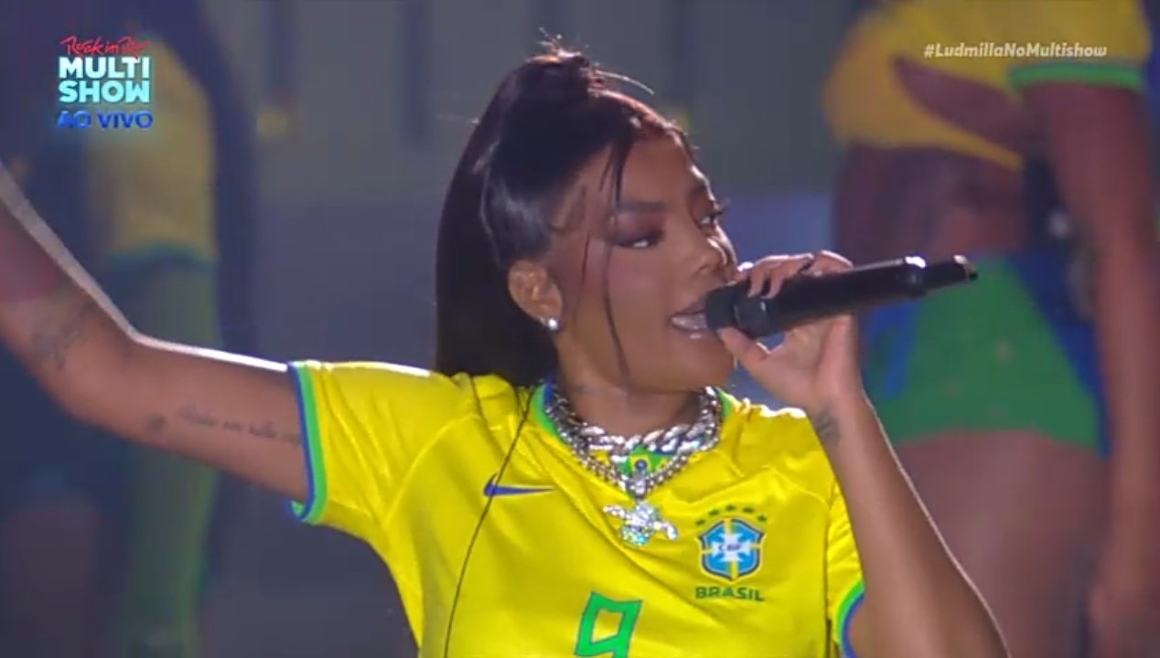 Vídeo: Ludmilla veste camisa da seleção e pede “L” de Lula para fãs no Rock in Rio