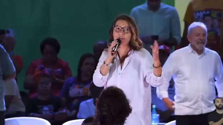 Vídeo- Janja alfineta Michelle Bolsonaro: “Não sou ajudadora”