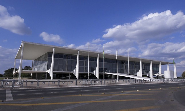 TSE proíbe Bolsonaro de fazer live eleitoral no Planalto e Alvorada