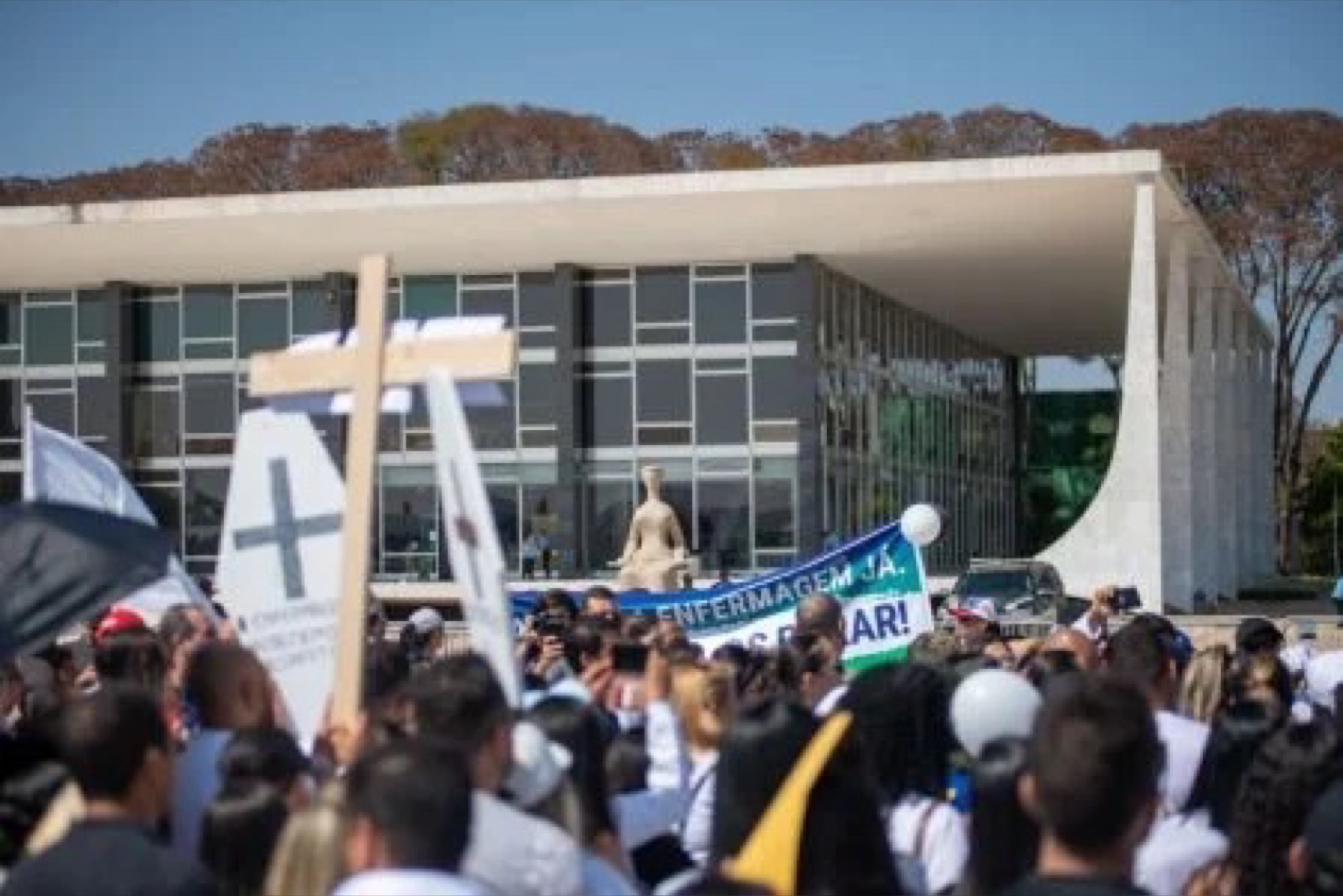 Veja as opções estudadas pelo Congresso para viabilizar o piso da enfermagem