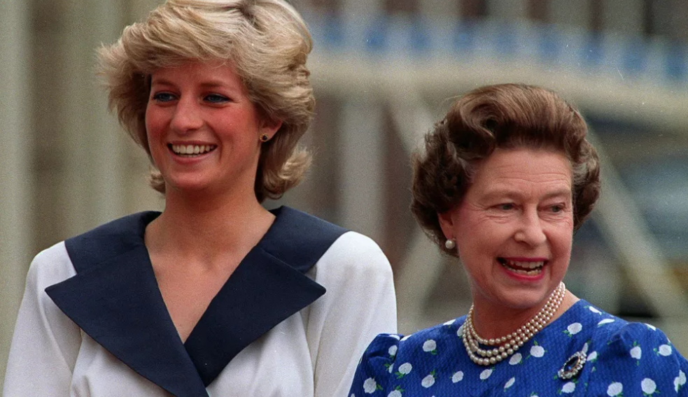 Princesa Diana e Rainha Elizabeth II