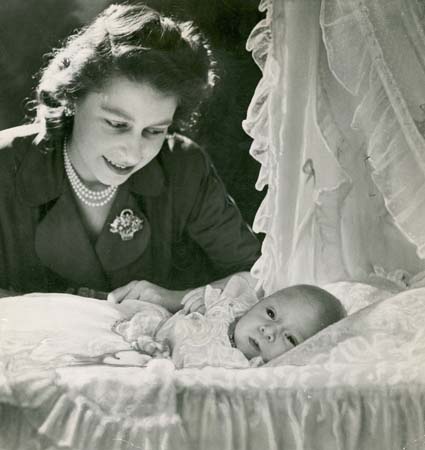 Rainha Elizabeth II e o príncipe Charles