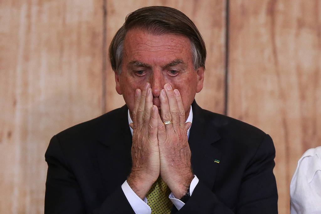 Advogados de Bolsonaro tentam afastar Moraes de investigação em medida desesperada