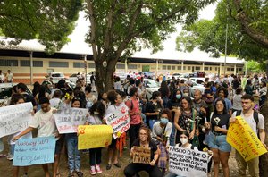 Estudantes da UFPI fazem vigília e protesto contra morte de Janaína Bezerra(Reprodução/Ananda Soares/Meio Norte)