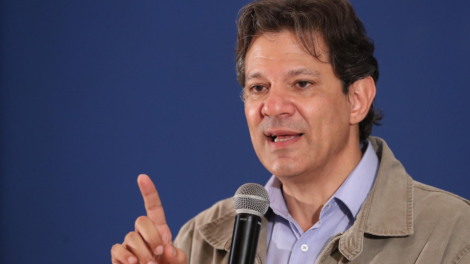 Programa para renegociação de dívidas e correção do IR já estão na mesa de Lula, diz Haddad