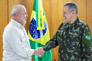 Lula e General Tomás Miguel Ribeiro Paiva(Ricardo Stuckert)