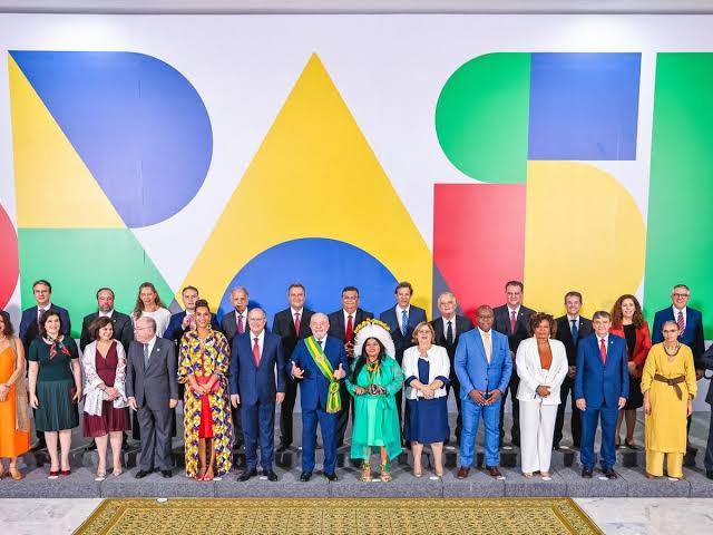 Um ano em um mês: o novo panorama político