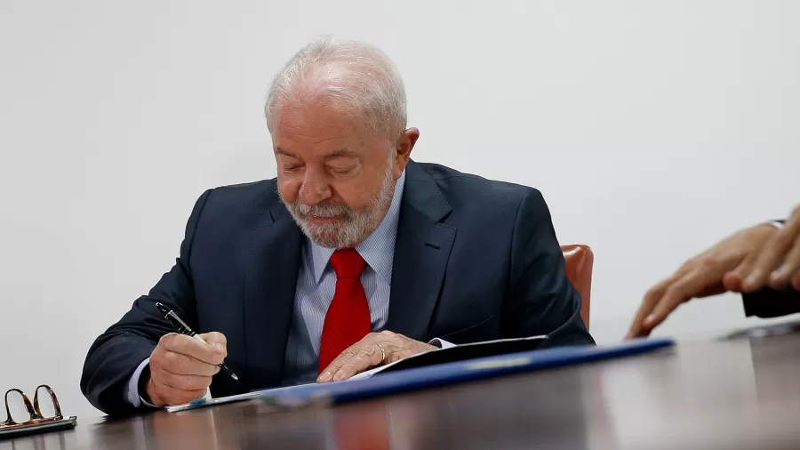 Lula bate martelo e define juros de empréstimo consignado do INSS em 1,97%