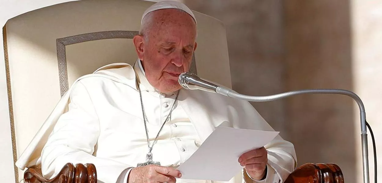 Papa Francisco é internado em hospital de Roma nesta quarta-feira