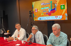 Debate com Carlos Tibúrcio(Reprodução/aline Raquel)