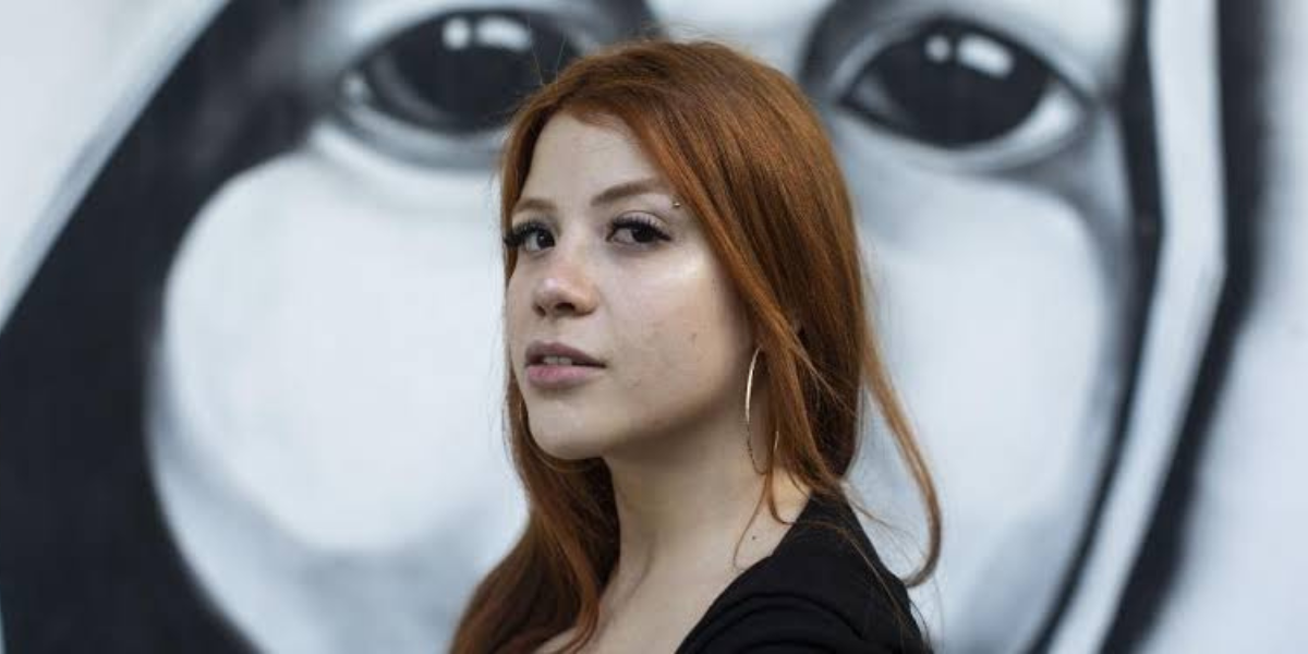 Laura Sabino é youtuber, influenciadora digital e militante