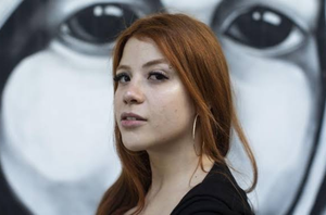 Laura Sabino é youtuber, influenciadora digital e militante(Reprodução/UOL)