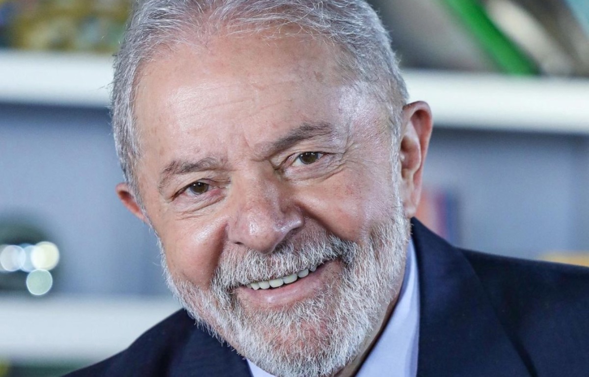 8 meses de Lula: aumento de investimentos, recuperação da máquina estatal e contas públicas em dia