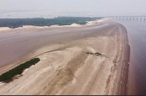 Parte do Rio Negro secou próximo ao Cacau Pirêra(Michel Castro/Rede Amazônica)