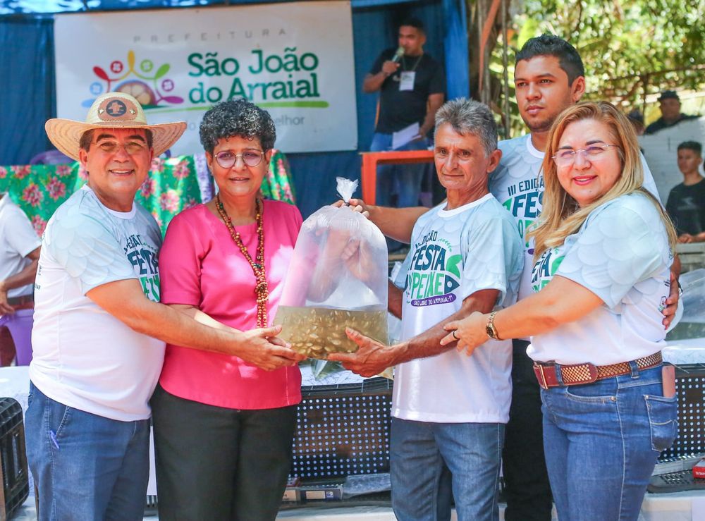 SAF entrega 33 mil alevinos a piscicultores do Piauí