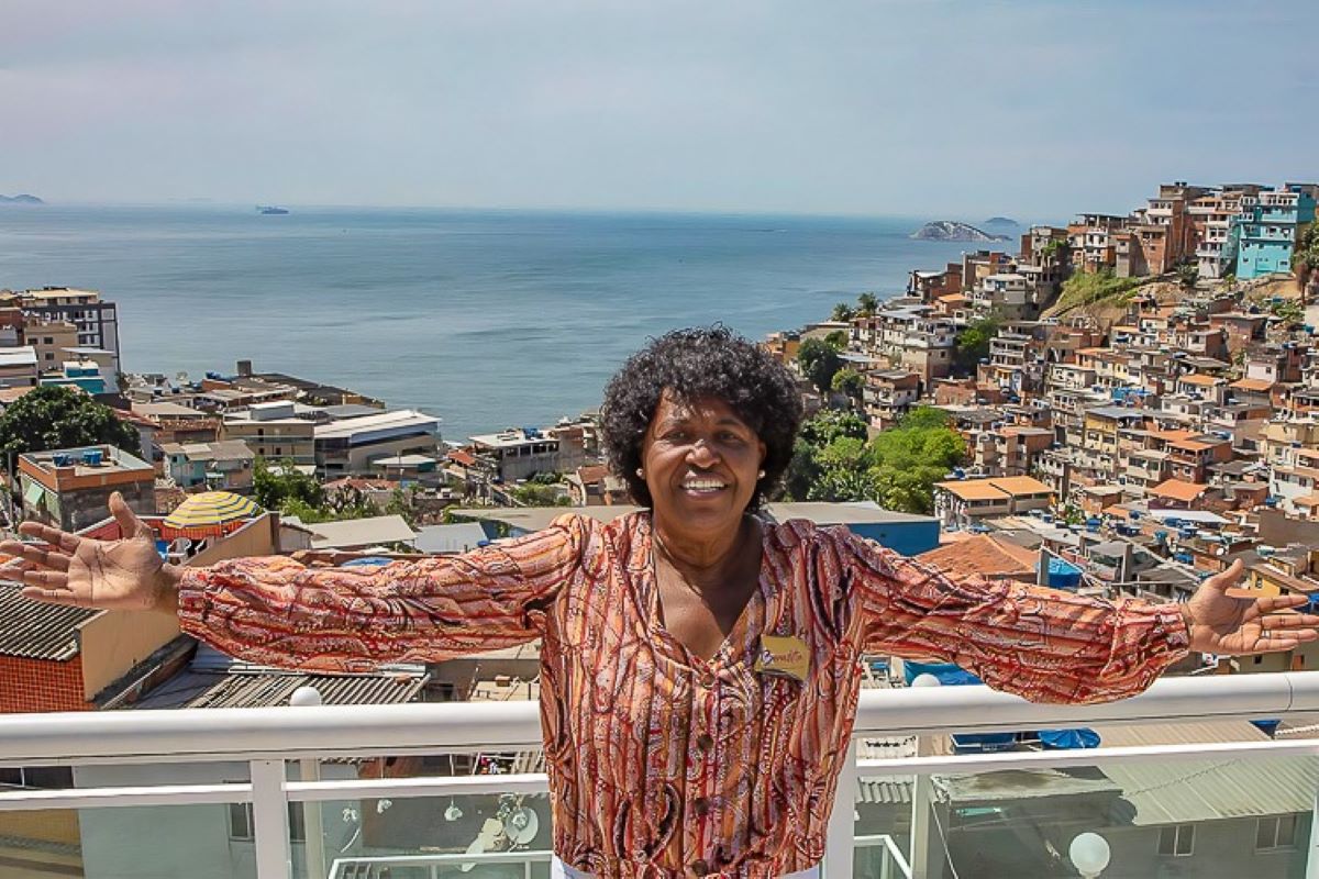 Benedita da Silva recebe título de Embaixadora da Paz em evento na Áustria