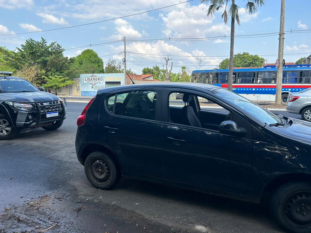 Motorista de aplicativo é sequestrada e colocada no porta-malas de carro em Teresina