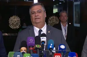 Flávio Dino durante coletiva de imprensa.(Reprodução)