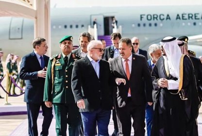 Lula chega à Arábia Saudita para reunião com príncipe para atrair investimentos